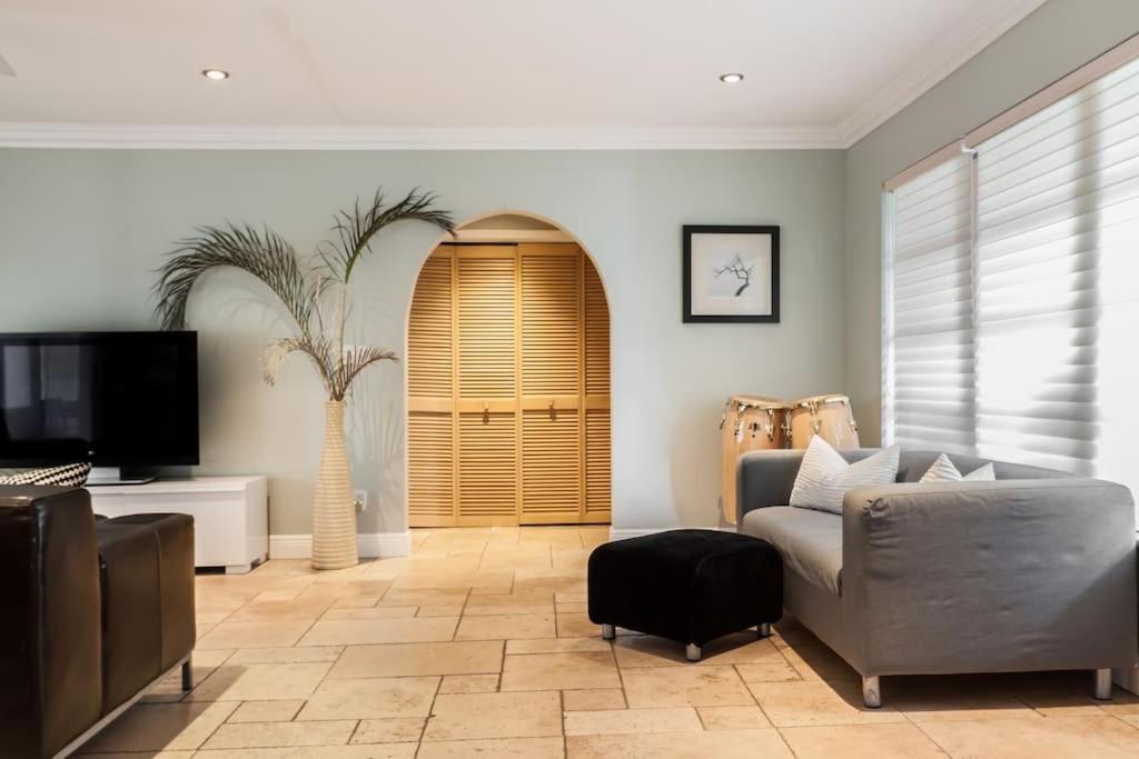 Comfortable Home, 7 Min Walk To Beach, Hot Tub, Pompano Beach Buitenkant foto